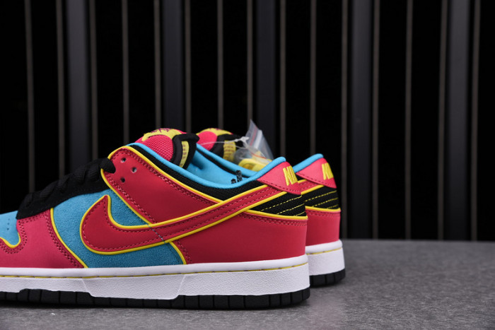 nike dunk sb low ms. pacman 313170-461