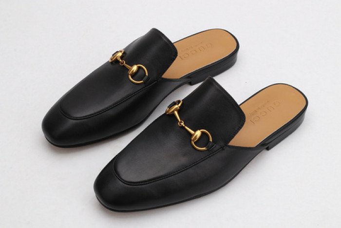 guc loafer