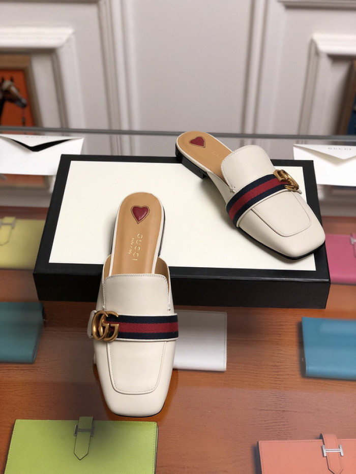guc loafer