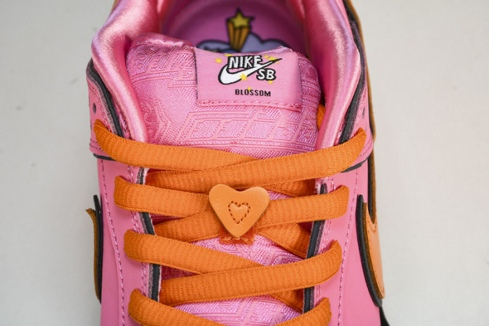 the powerpuff girls x nike sb dunk low“blossom” fd2631-600