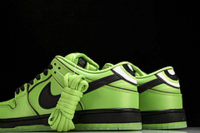 the powerpuff girls x nike sb dunk low “bubbles” fz8319-300