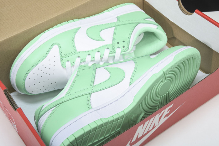 nike dunk low ＂green glow＂dd1503-105