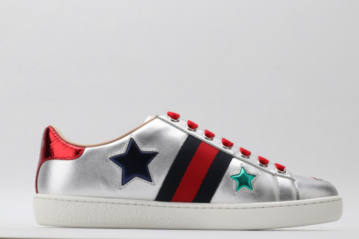 ad low-top sneaker