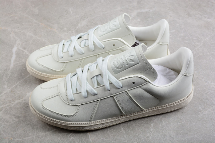 ad low-top sneaker 2303139