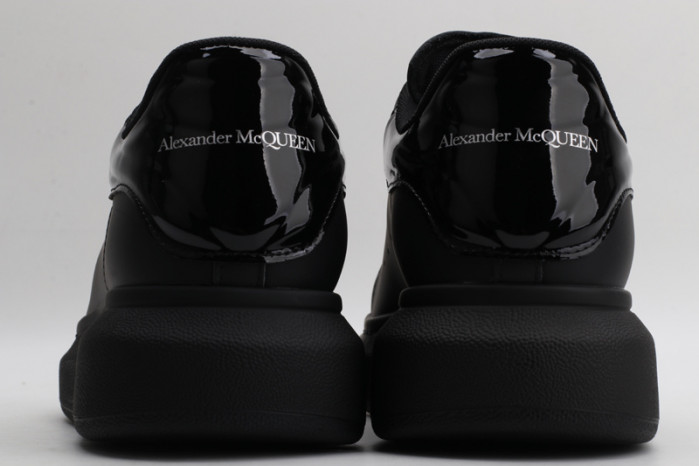 alex mcqu sneakers