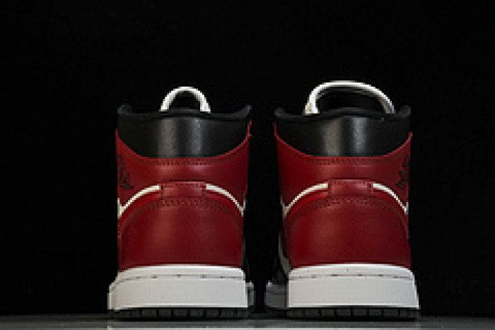 air jordan 1 mid “black toe” bq6472-160