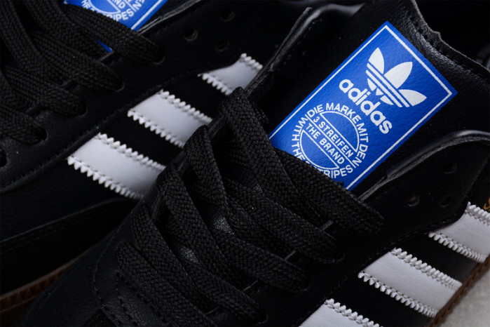 ad low-top sneaker 2303135