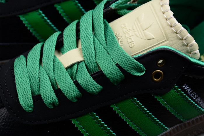 ad low-top sneaker 2303136