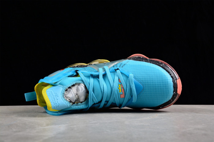 nike lebron 19 christmas dc9338-400