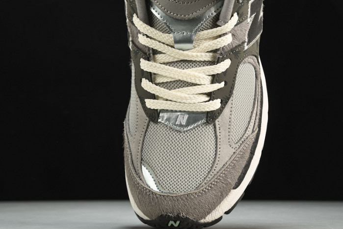 new balance 2002r atmos grey rat m2002rat