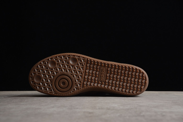 ad low-top sneaker 23031315