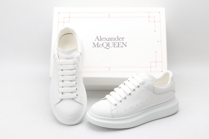 alex mcqu sneakers