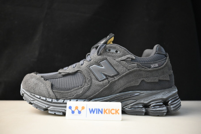 new balance 2002r protection pack phantom m2002rdb