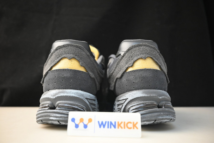 new balance 2002r protection pack phantom m2002rdb